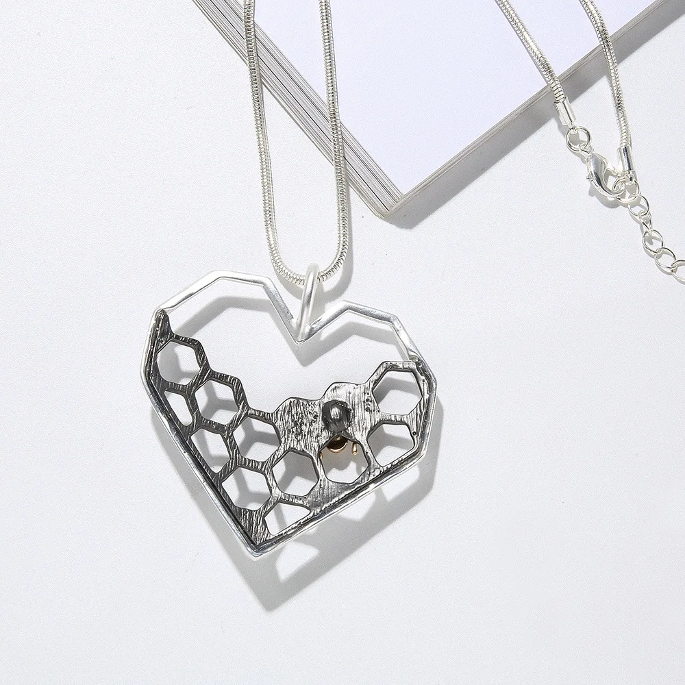 New necklace European and American retro honeycomb stitching women's long alloy sweater chain