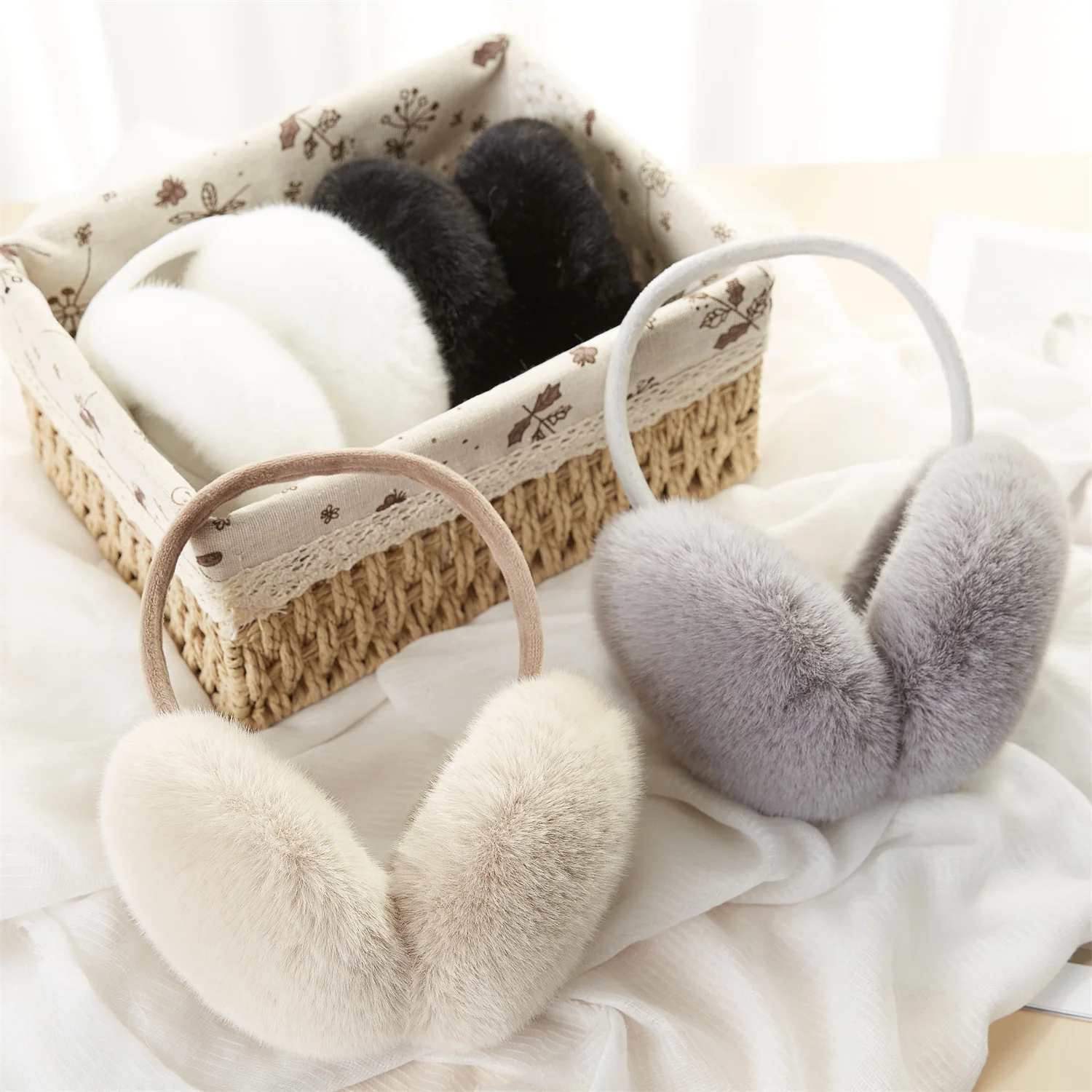 2022 Winter New Plush Earmuffs Fashion Cute Warm Hood Woman Man Child Universal for Halloween Christmas Birthday Gift