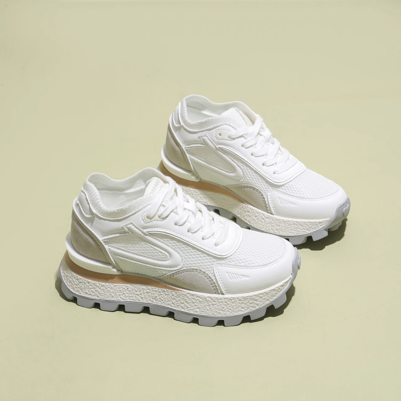 أحذية رياضية نسائية عصرية ذات تصميم علامة تجارية ذات نعل سميك لربيع وخريف 2025 أحذية تنس جديدة برباط علوي شبكي قابلة للتنفس #5