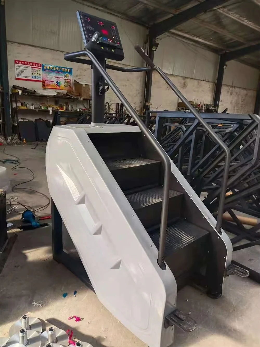 Image 5: Machine d'escalade motorisée à prix d'usine avec logo client et résistance réglable