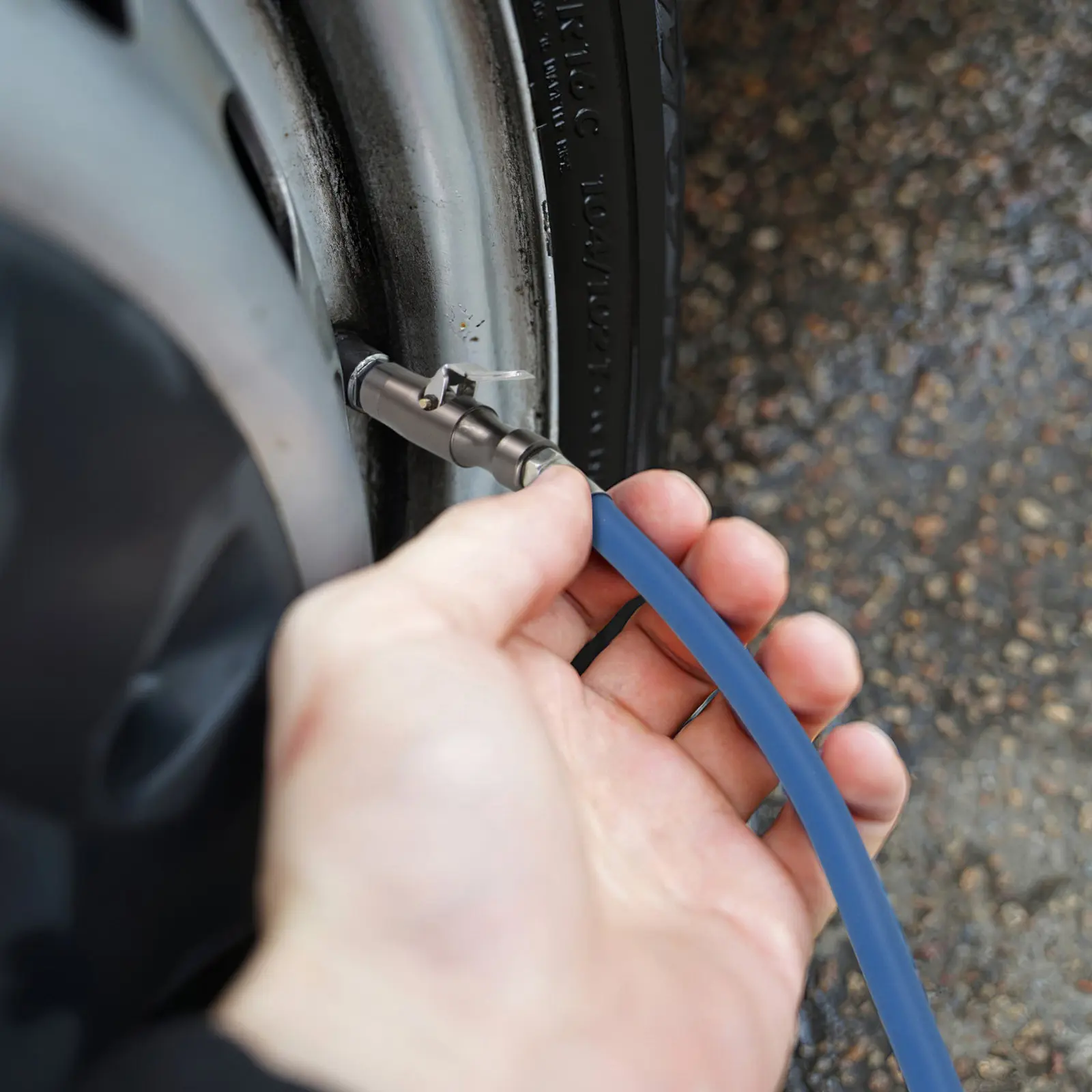 Copper Core Rubber Body Self-Locking Tire Inflator Chuck Air Compressor Hose Adapter Compatible with Car Bike Tires Portable