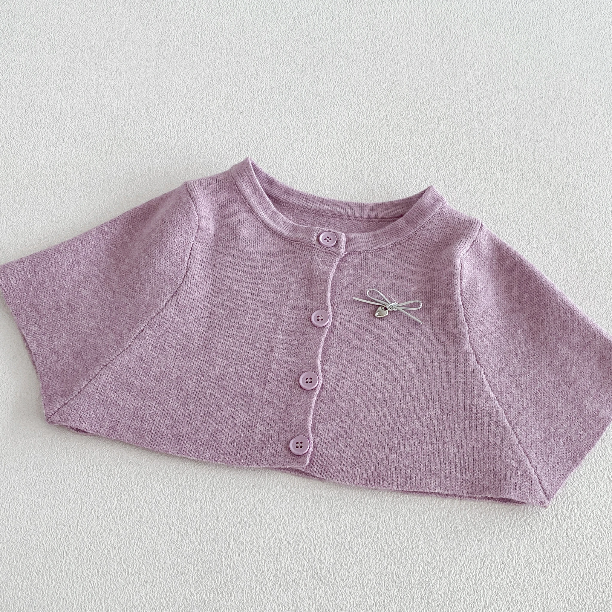 Mädchen Herbst 2026 Neue Kollektion: Cape-Pullover, Unterziehshirt, karierte Freizeithose mit Schleife - Stilvolles Dreiteiliges Set – Detail 4