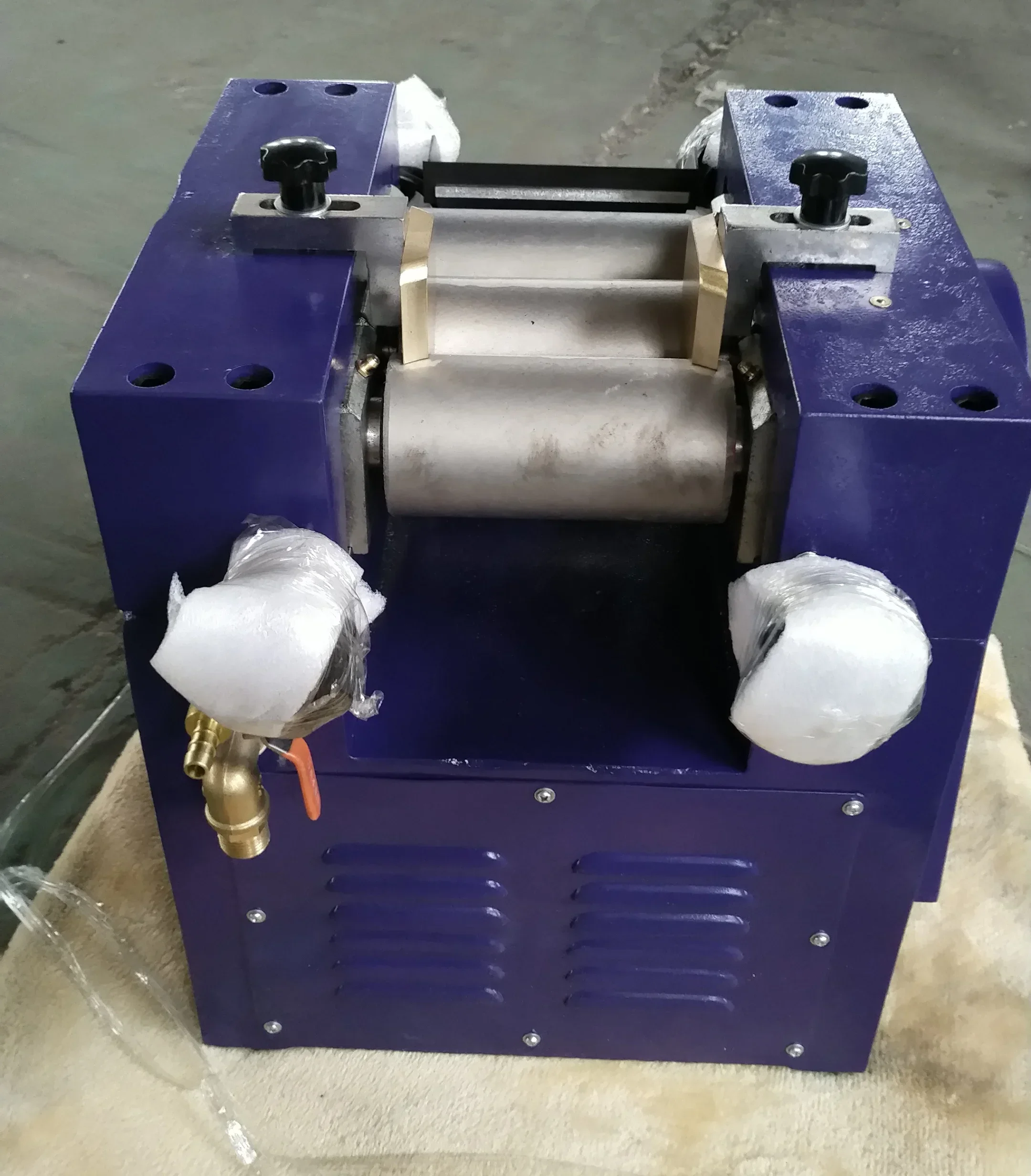 

Высокоизносостойкая легированная сталь/керамический валик, индивидуальная лабораторная трехроликовая мельница