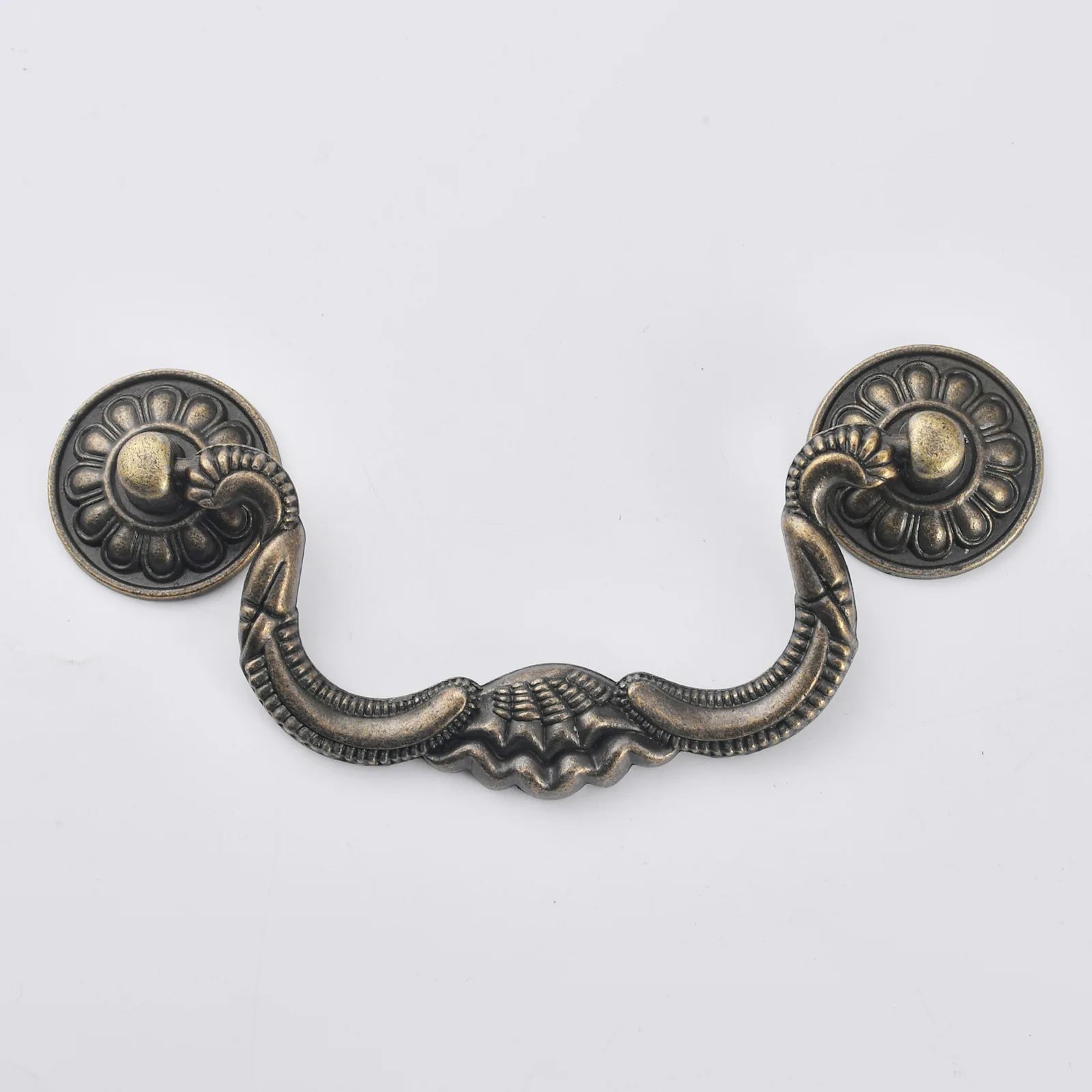 European Retro Antique Alloy Home Improvement Hardware Drawer Cabinet Door Handle Hole Distance 99mm