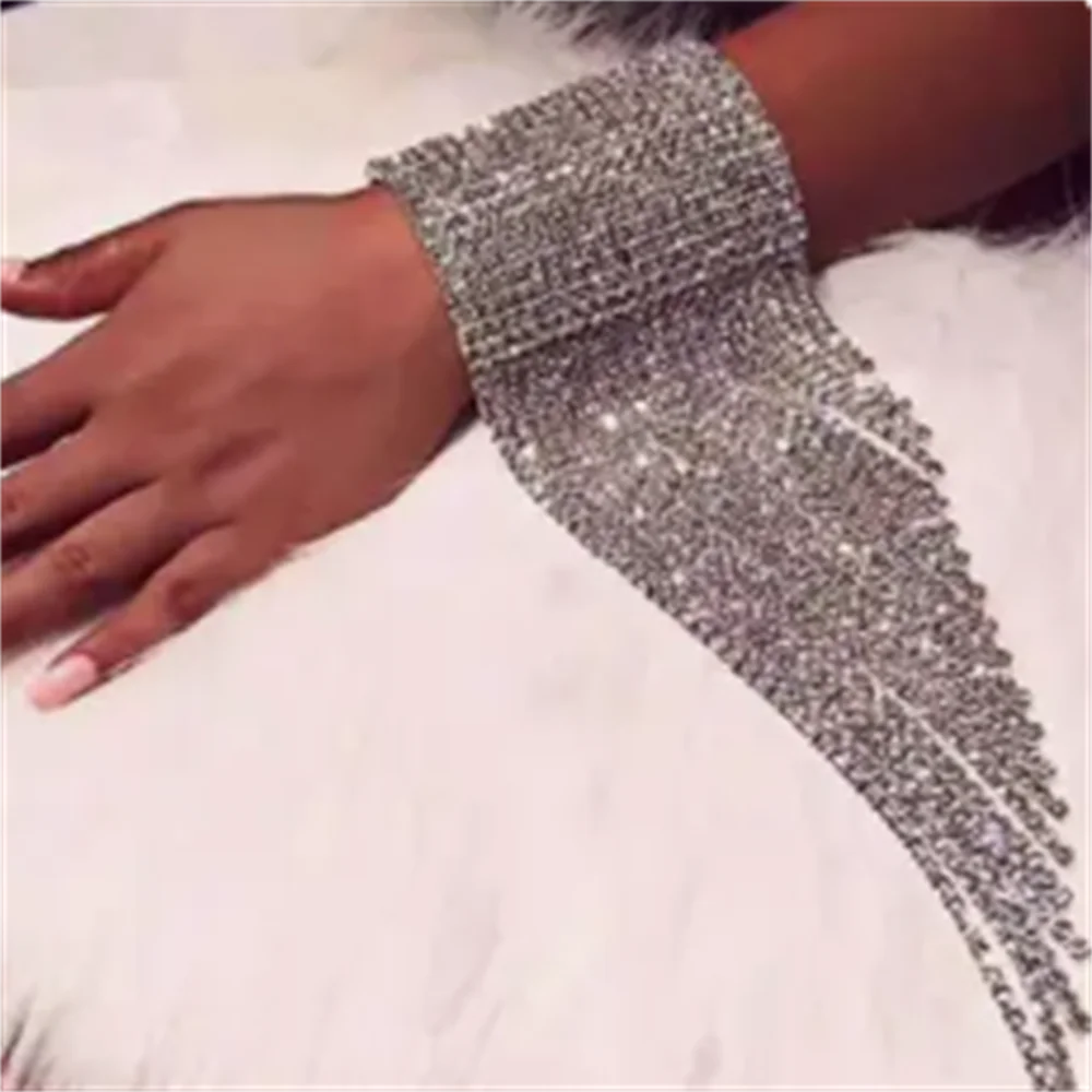Fashionable Super Sparkling Tassel Multi layered Rhinestone Hand Accessories Exaggerated Women\'s Crystal Bracelet Jewelry