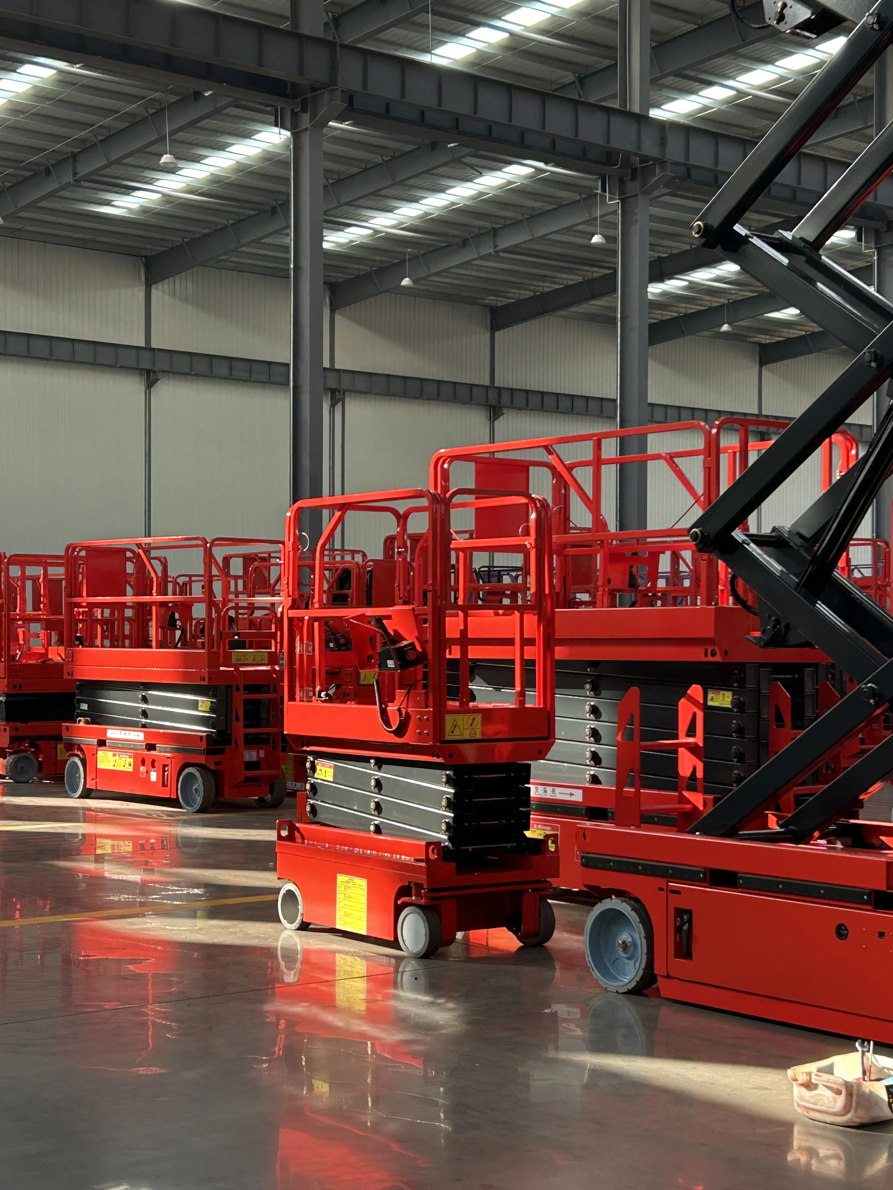 Customized Scissor Lift Table Electric10M 12M 14M 8M 320KG 500kg Electric Scissor Lift Table For Warehouse Loading