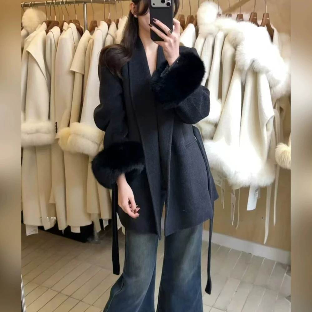 Double Faced Wool and Minimalist Fur Coat Women's Winter Warm Wool Blend Coat for Street Style Travel and Seasonal Layering