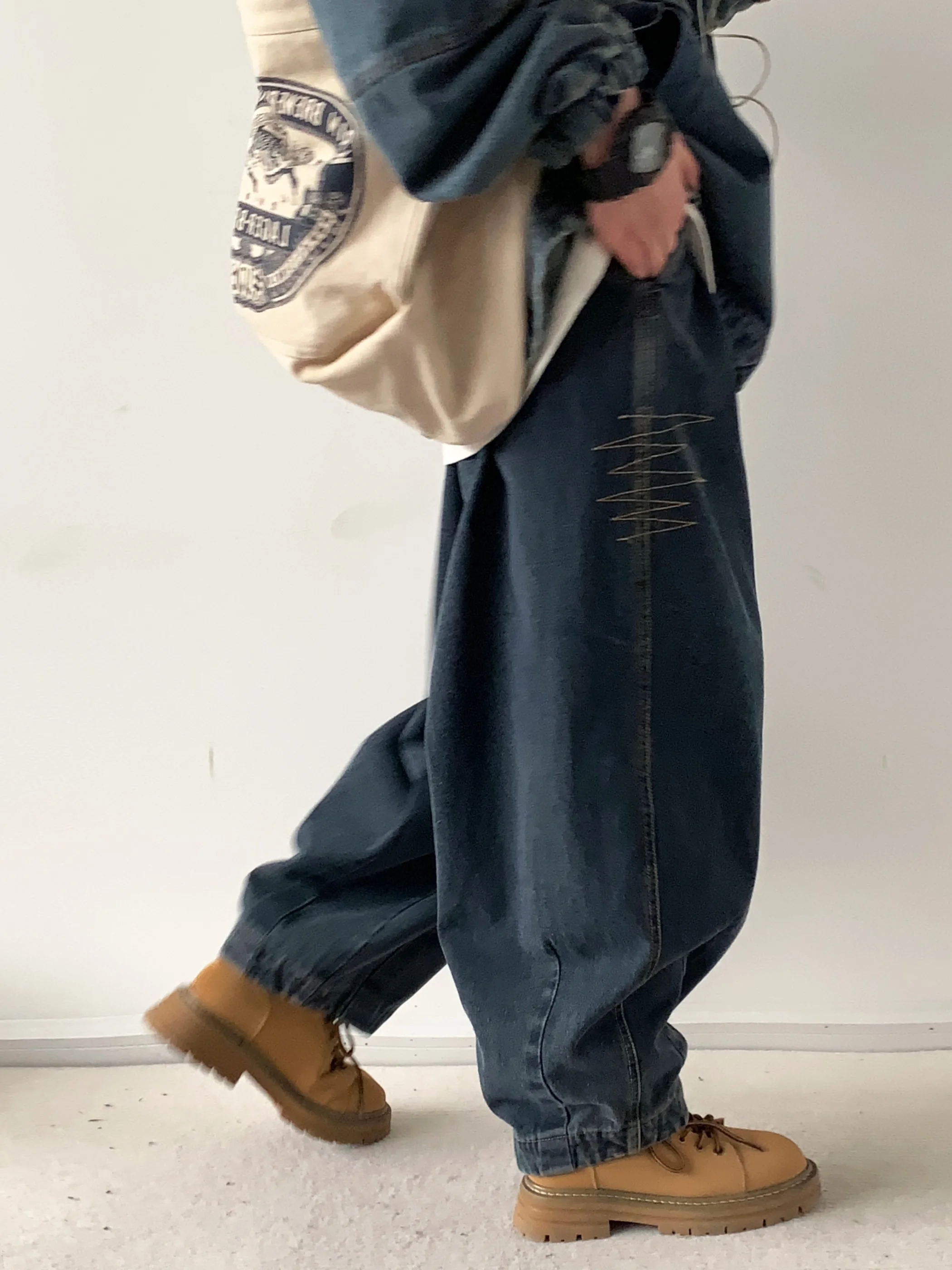 

Retro Waed Denim Work Trousers Loose Wide Leg Jeans for Men And Women Spring Autumn Seasonal Casual Straight Cut Jeans