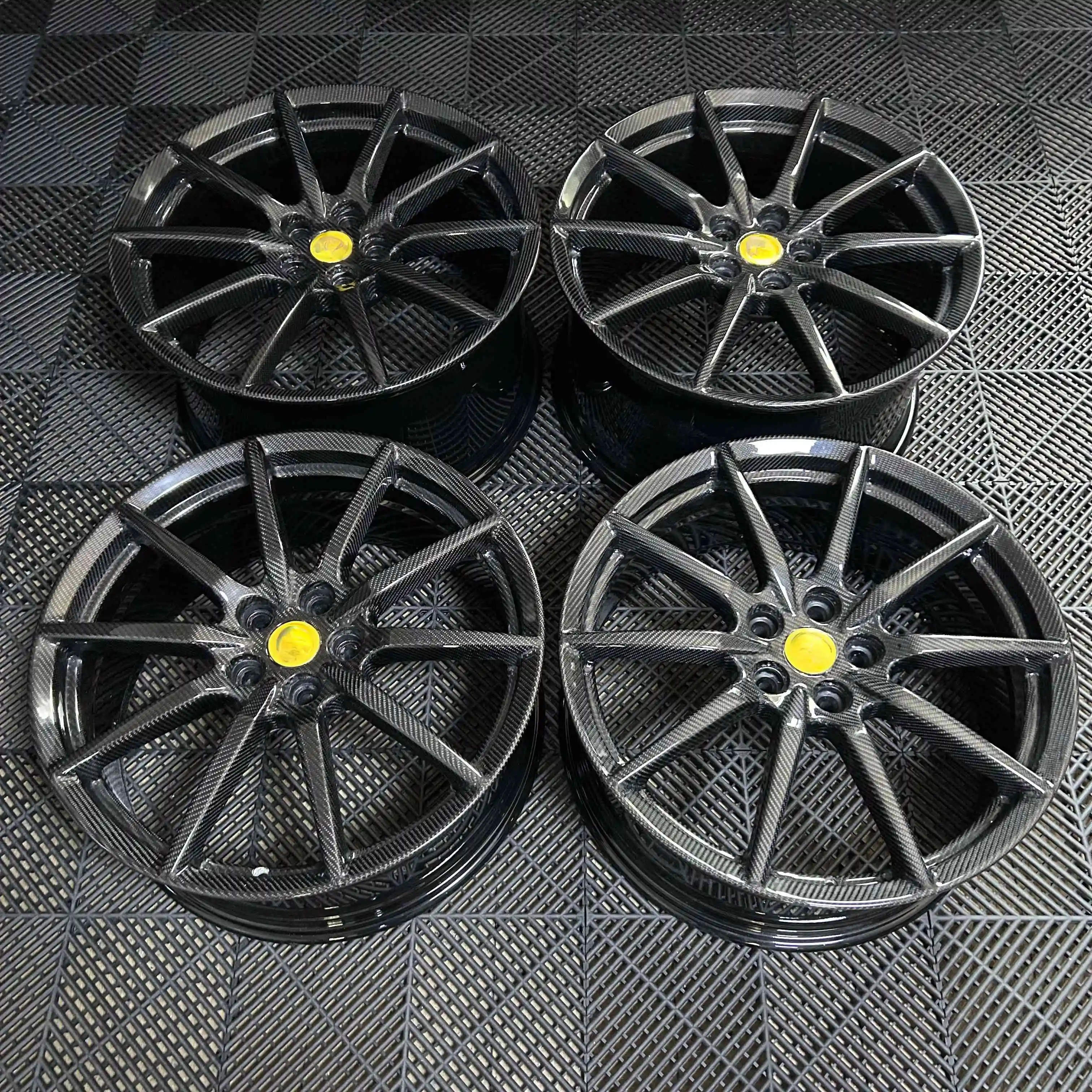 Bku ألياف الكربون عجلات مزورة لفيراري SF90 296 GTB 12Cilindri F80 19 20 21 بوصة حافة مقعرة سبيكة مزورة 5x114.3 عجلات