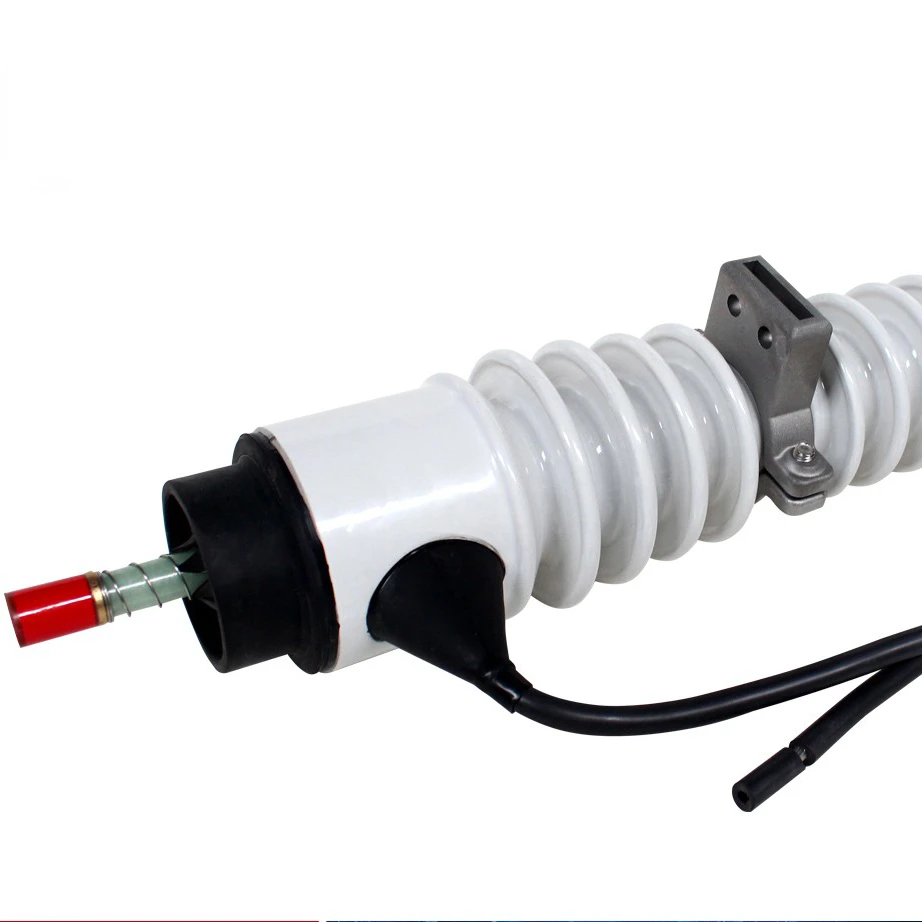 High voltage outdoor enclosed injection type fuse cutout