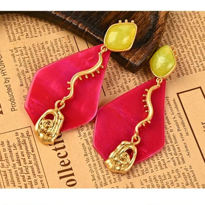 2025 Autumn Winter Light Luxury Retro Exaggerated Geometric Ear Clips Fashionable Temperament Design French Irregular Earrings