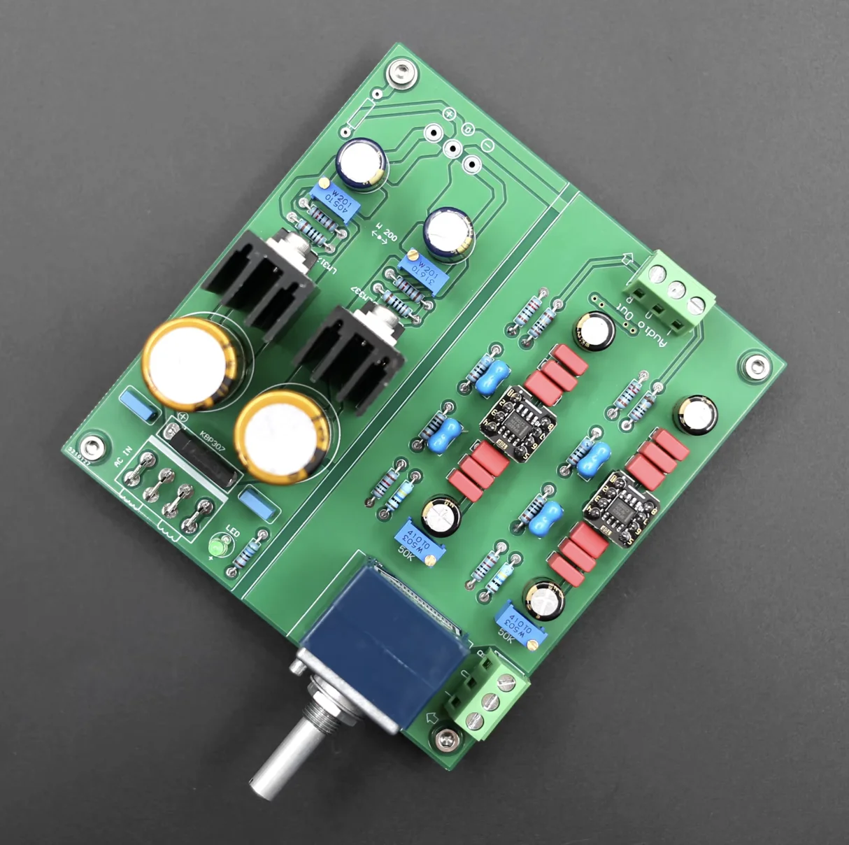 

Высококачественная плата предусилителя MBL6010D с ультранизким уровнем шума и ультранизким уровнем искажений