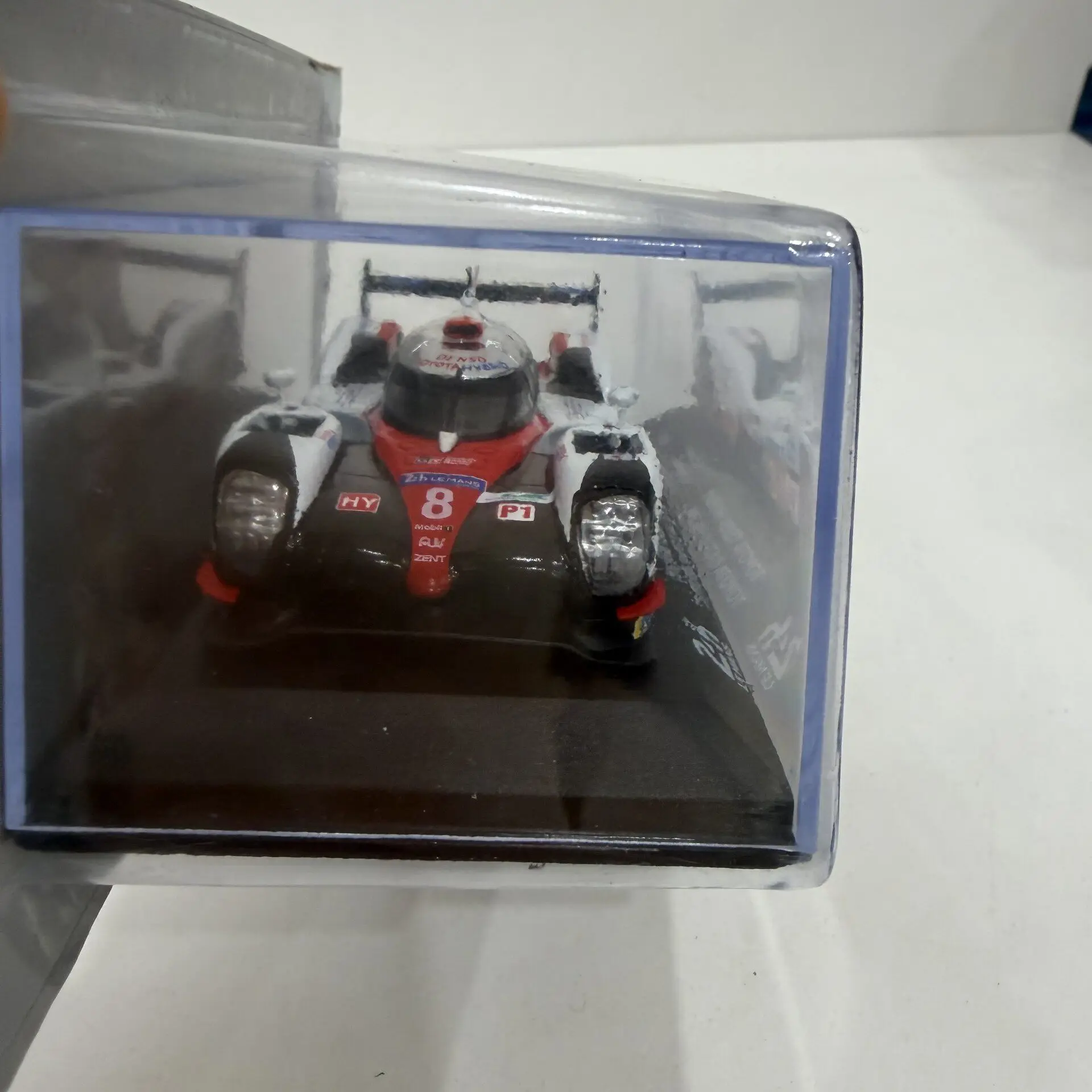 Toyota TS050 Hybrid 1/43 IXO Le Mans 2017 - usage example