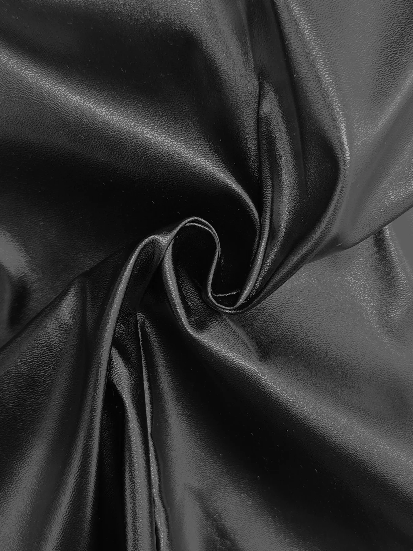 Damen-Minirock aus Kunstleder mit hoher Taille, diagonaler Naht, geraffter Vorderschlitz, schmaler, figurbetonter, kurzer Rock aus PU-Leder, Street-Clubwear – Detail 12