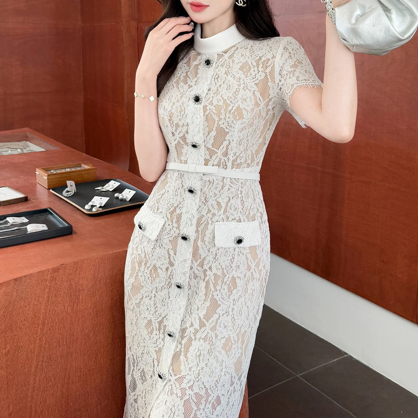 

Элегантное летнее женское платье с вышивкой и кружевом, приталенное, с воротником-стойкой, из прозрачной сетки, с завышенной талией