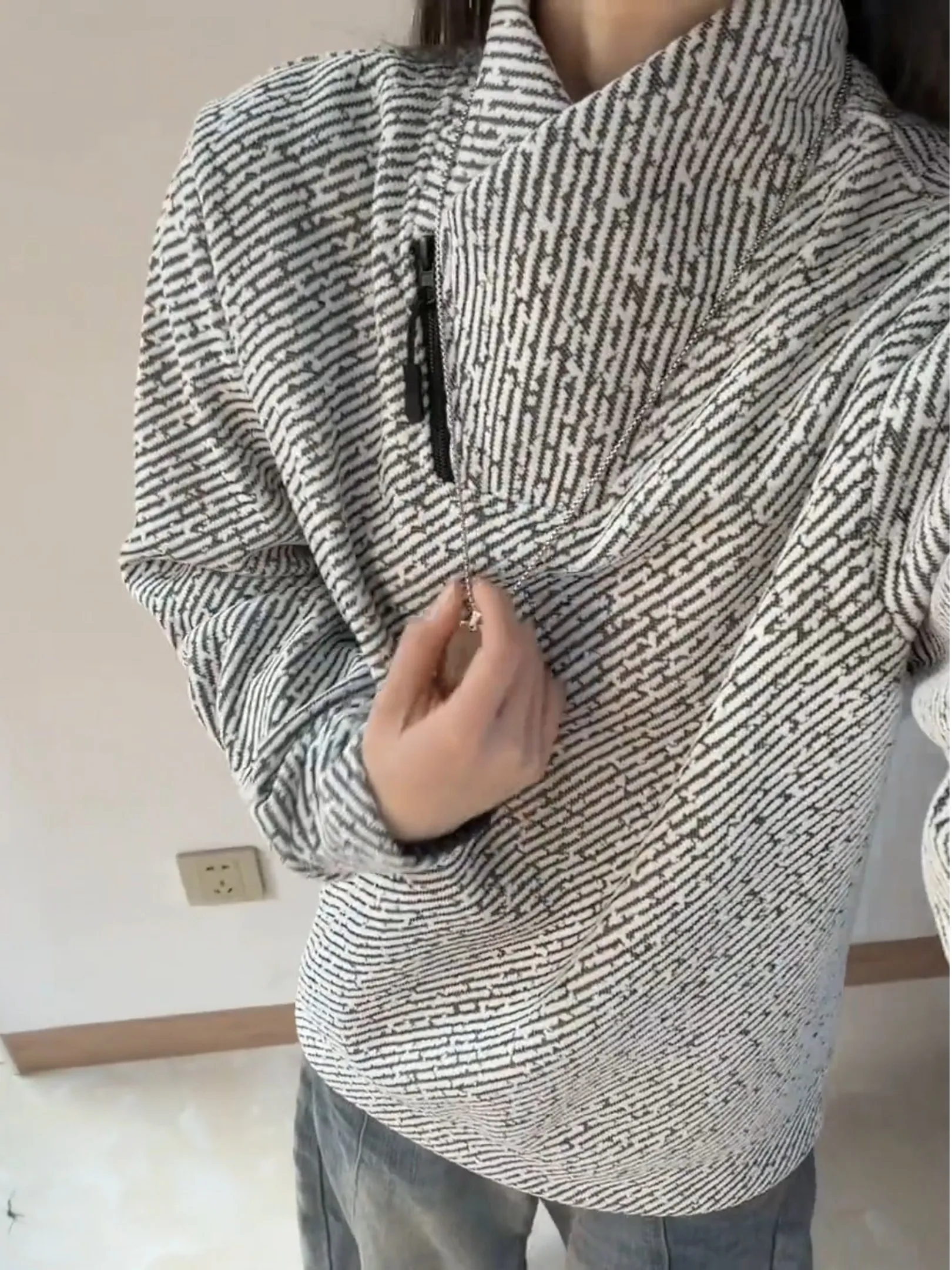 

Thiened Fce V-ne Zipper Hoodie Men's Autumn Winter Long Sve T-irt Snail Design Inner Wear Casual Street Sle