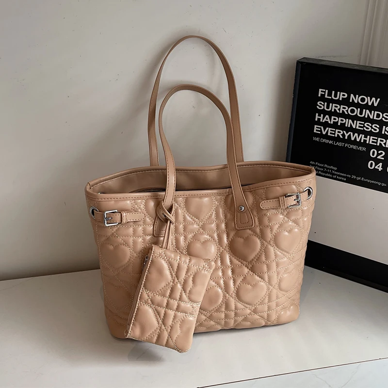 

Женский клатч, дизайнерская пышная сумка, женская модная стеганая сумка на плечо, милая сумка из искусственной кожи с сердечками, сумки большой емкости