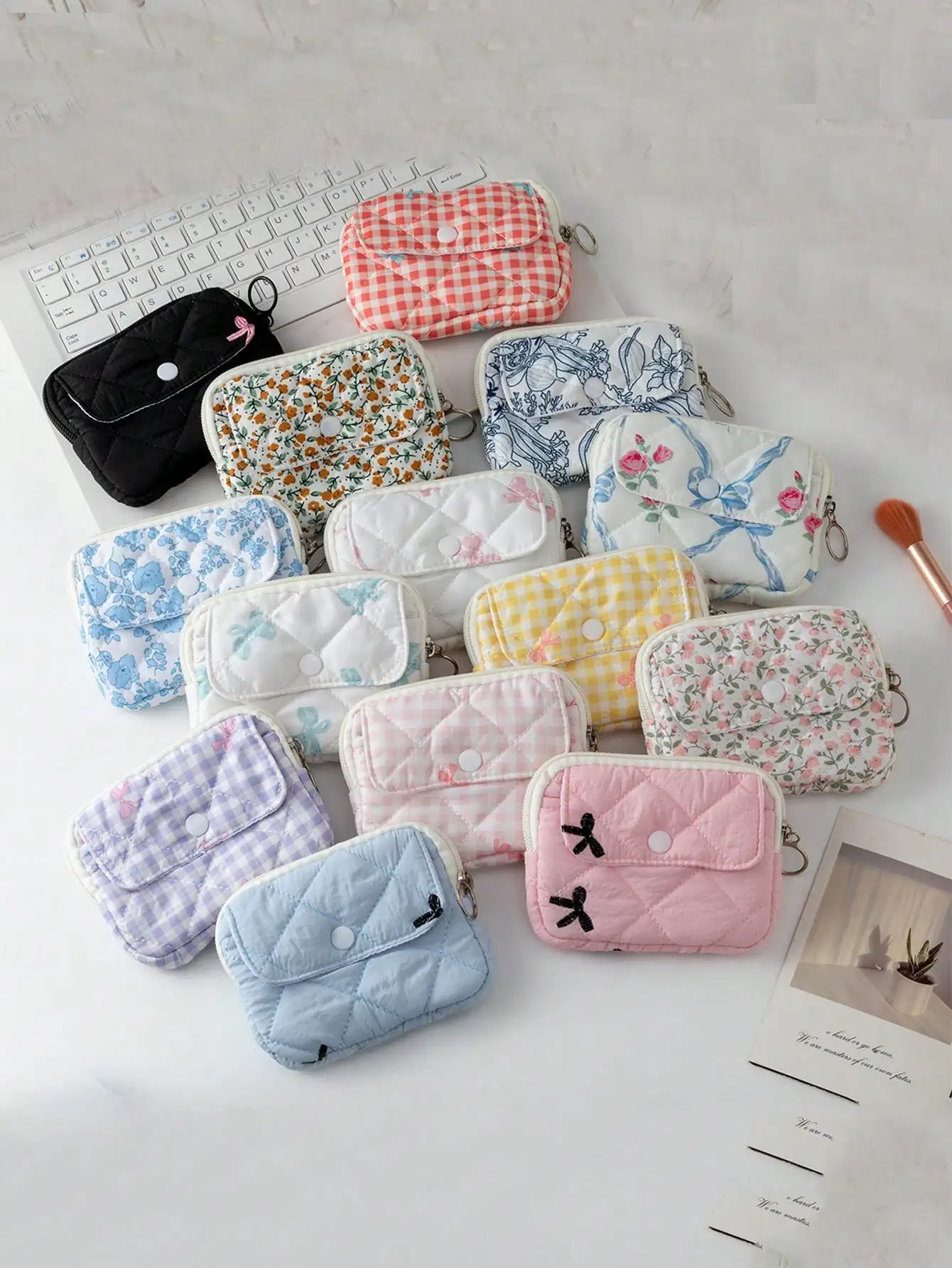 

1pc Padded CCD Camera Storage Bag, Embroidered Bow Pattern Coin Purse, Mini Camera Protective Case, Flip-Cover Coin Pouch, Large Capacity Card Holder Bag, Cute Plaid Lipstick Pouch, Fashionable Black Card Holder Camera Storage Bag
