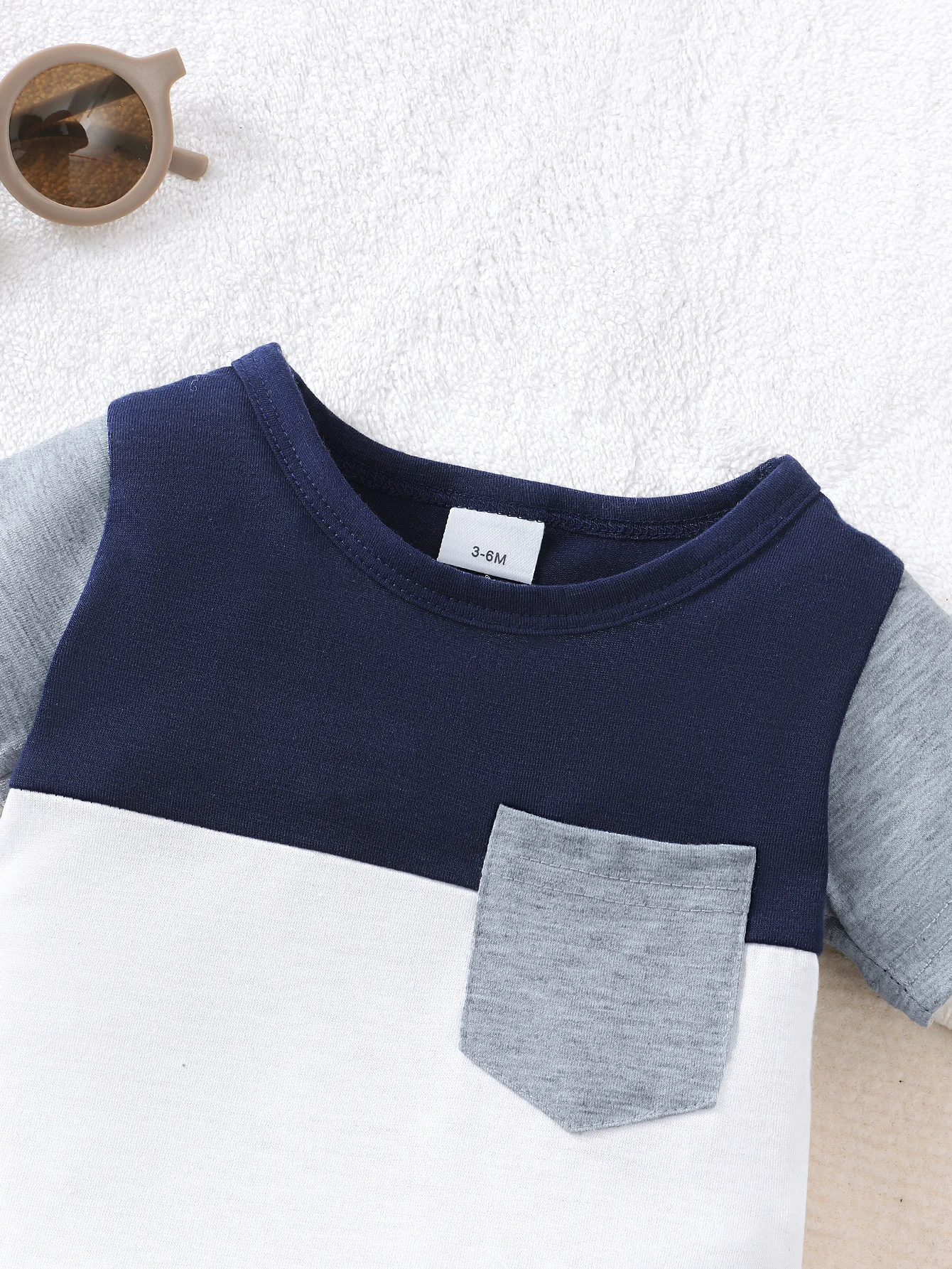 2Pcs Baby Boy Summer Set Color Blocked Short Sleeved+Shorts Set Suitable for 0-18 Month Old Male Baby Sports and Leisure Set