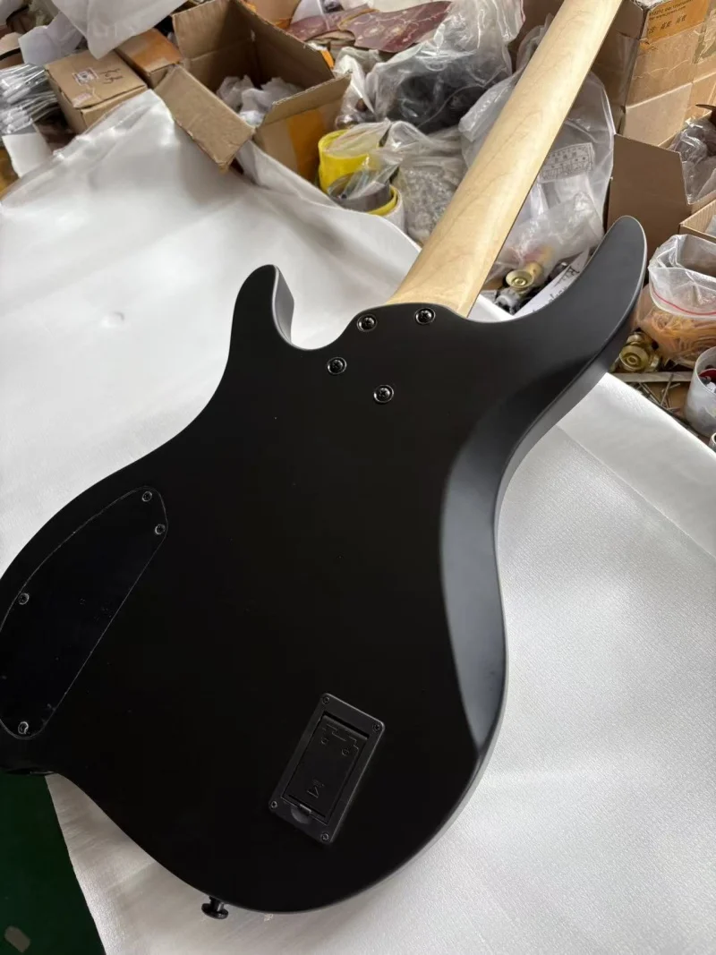 Matte black 4-string bass, rosewood fan-shaped fretboard, black hardware, powered electronic equipment, free delivery