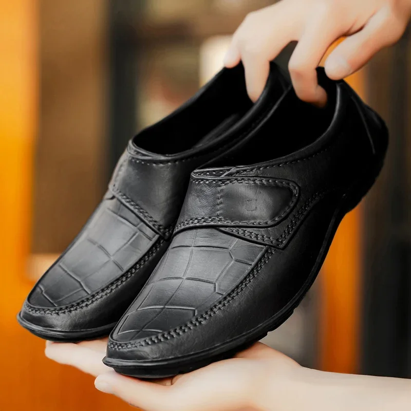Men's  Casual Loafers Men Anti-Slip Comfortable Slip-On Comfortable EVA Shoes Sneakers Men Slippers