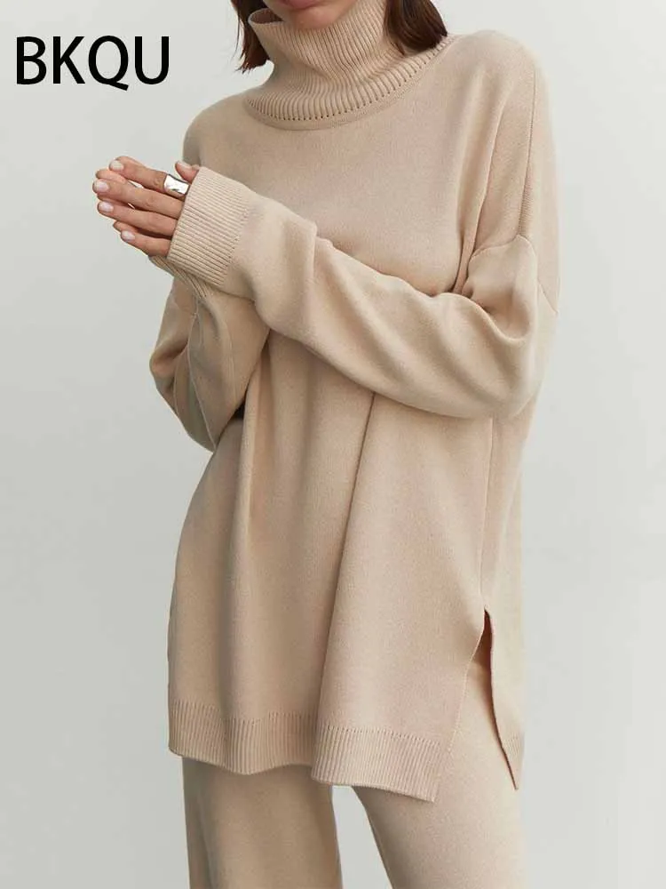 BKQU Solido maglione a collo alto Pantaloni Set da donna in due pezzi lavorato a maglia allentato morbido pullover pantaloni a gamba larga Outfit 2025 Autunno Inverno