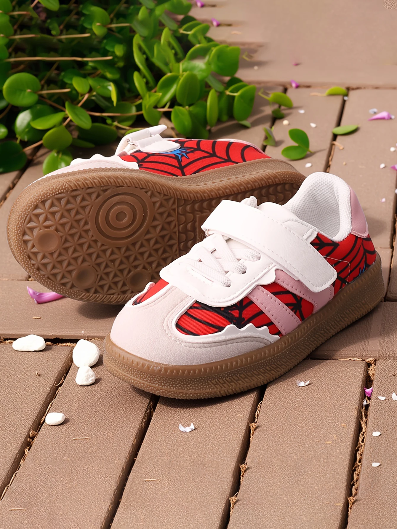 New Comfortable Cartoon Kids Sports Shoes Fashionable Breathable Running Sneakers Spider Web Hiking Shoes for Children