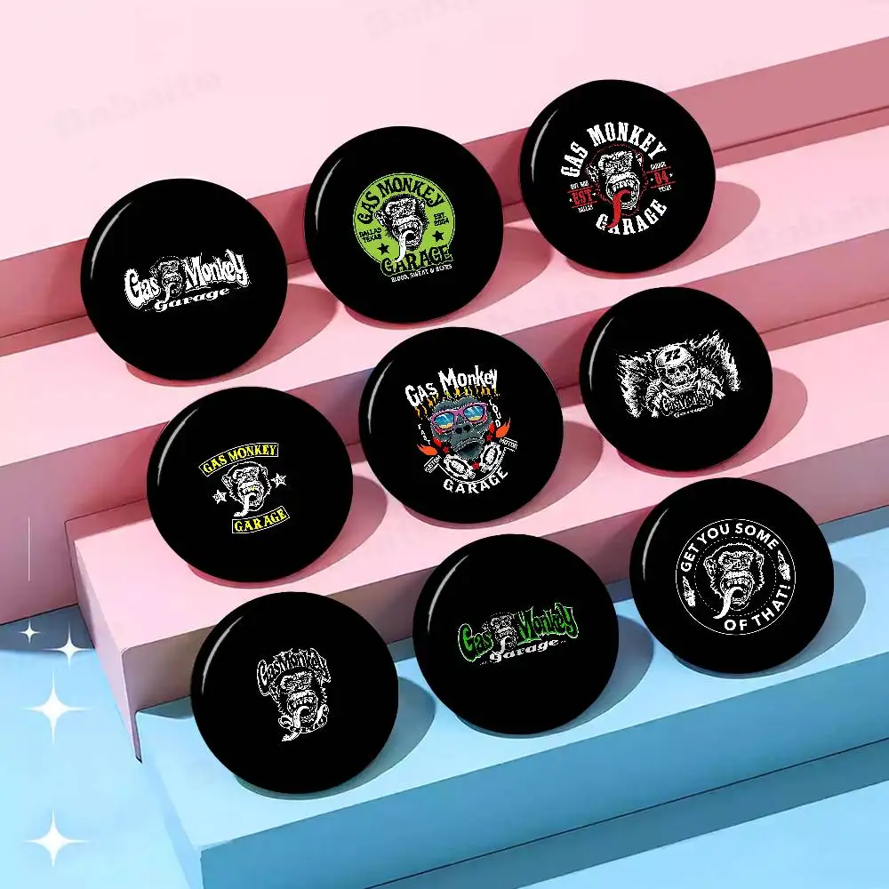 Pin de solapa redondo de metal con logotipo de Gas Monkey Garage, regalo para amigos, joyería infantil