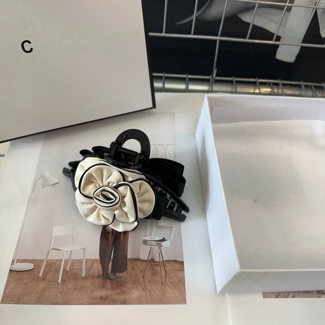 

Crystal Custom Customized Name Hair Clip Color Geometry Hair Claw Hair Grab High Ponytail Shark Clip