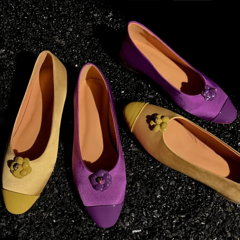 

Spring 2025 New Round Toe Low Heel Flower Elegant Women's Shoes Patent Leather Satin Splicing Shallow Women Single Shoes