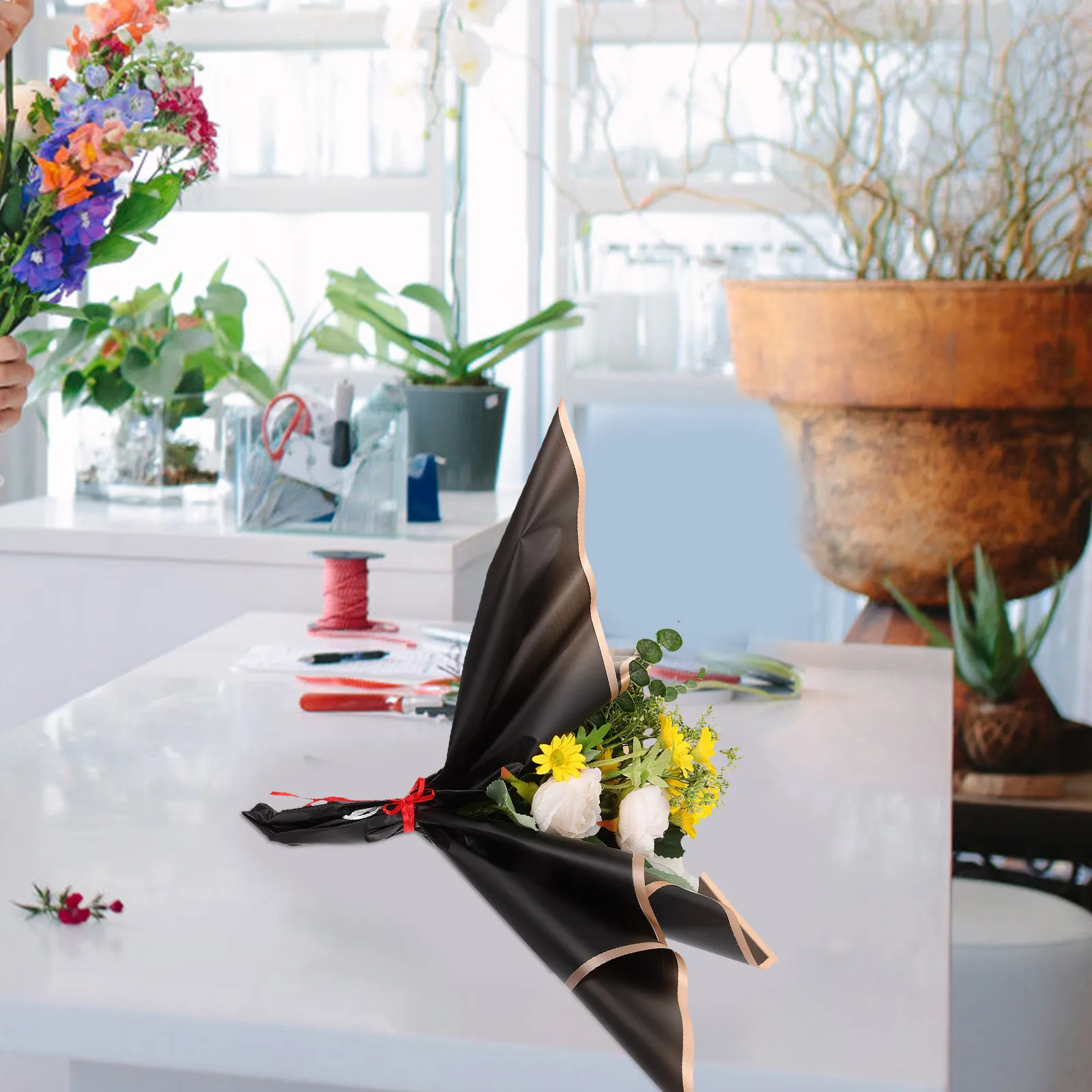 

20Pcs Waterproof Wrapping Paper for Flowers Beautiful Patterned Floral Material Ideal for Bouquet Gift Wrap Wedding Party