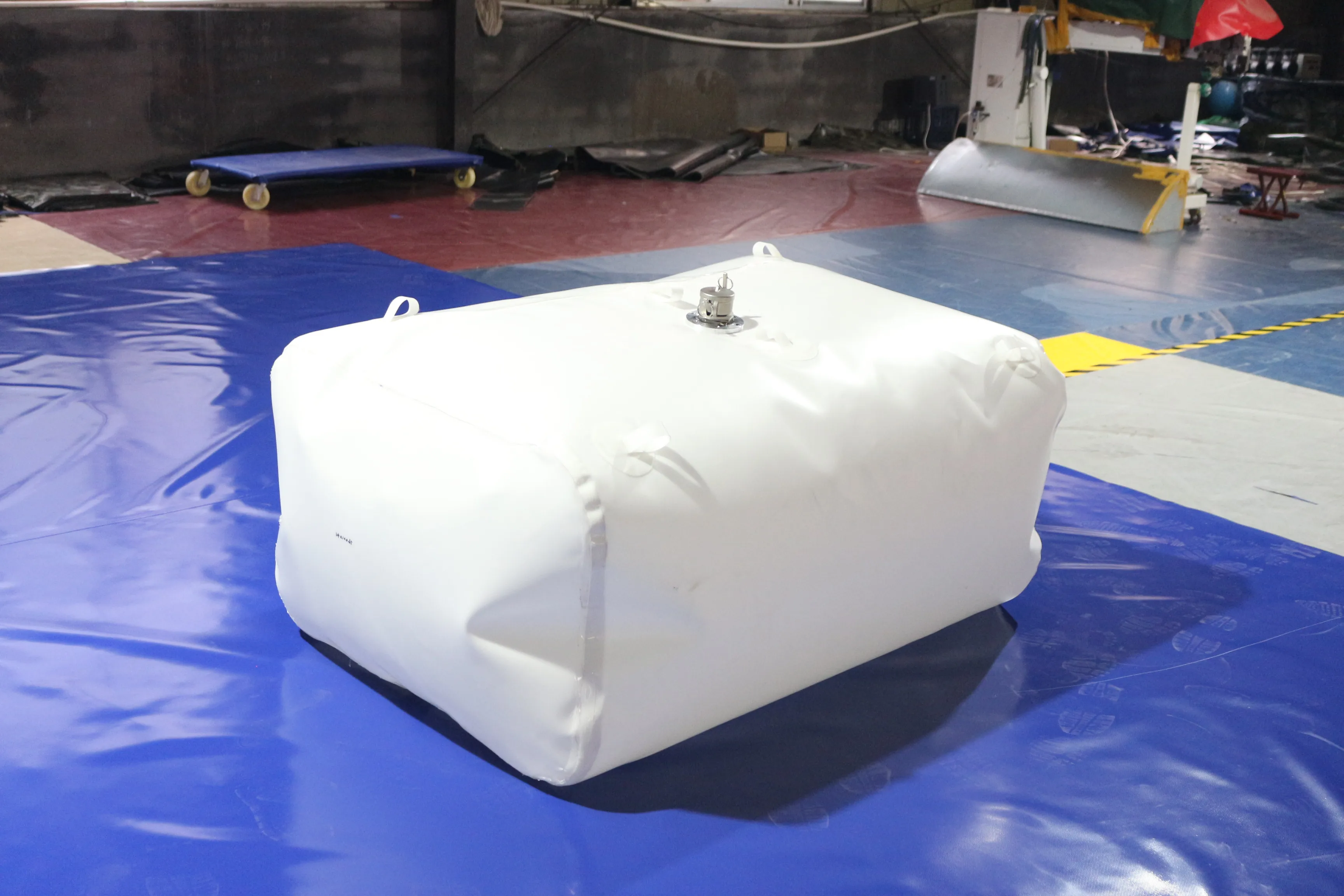 Custom White Thickened TPU Polyester Large Capacity Collapsible Oil Storage Bag Portable Removable Car Oil Bladder