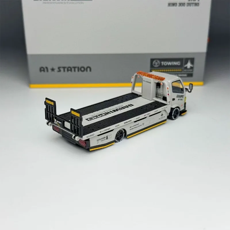 [In Stock] GCD 1/64 Diecast Alloy Hino 300 Flatbed Tow Truck Model, Movable Flat‑Bed Platform, Static Collectible Hauler Vehicle - view 5