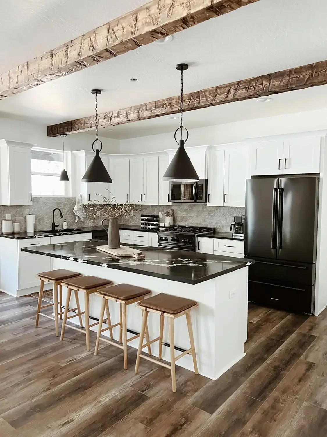 XMSJ. Zestaw 2 drewnianych stołków barowych Barker Classic o wysokości lady z wyjmowaną skórzaną poduszką, stołek barowy bez oparcia o wysokości 24 cale do zestawu kuchennego