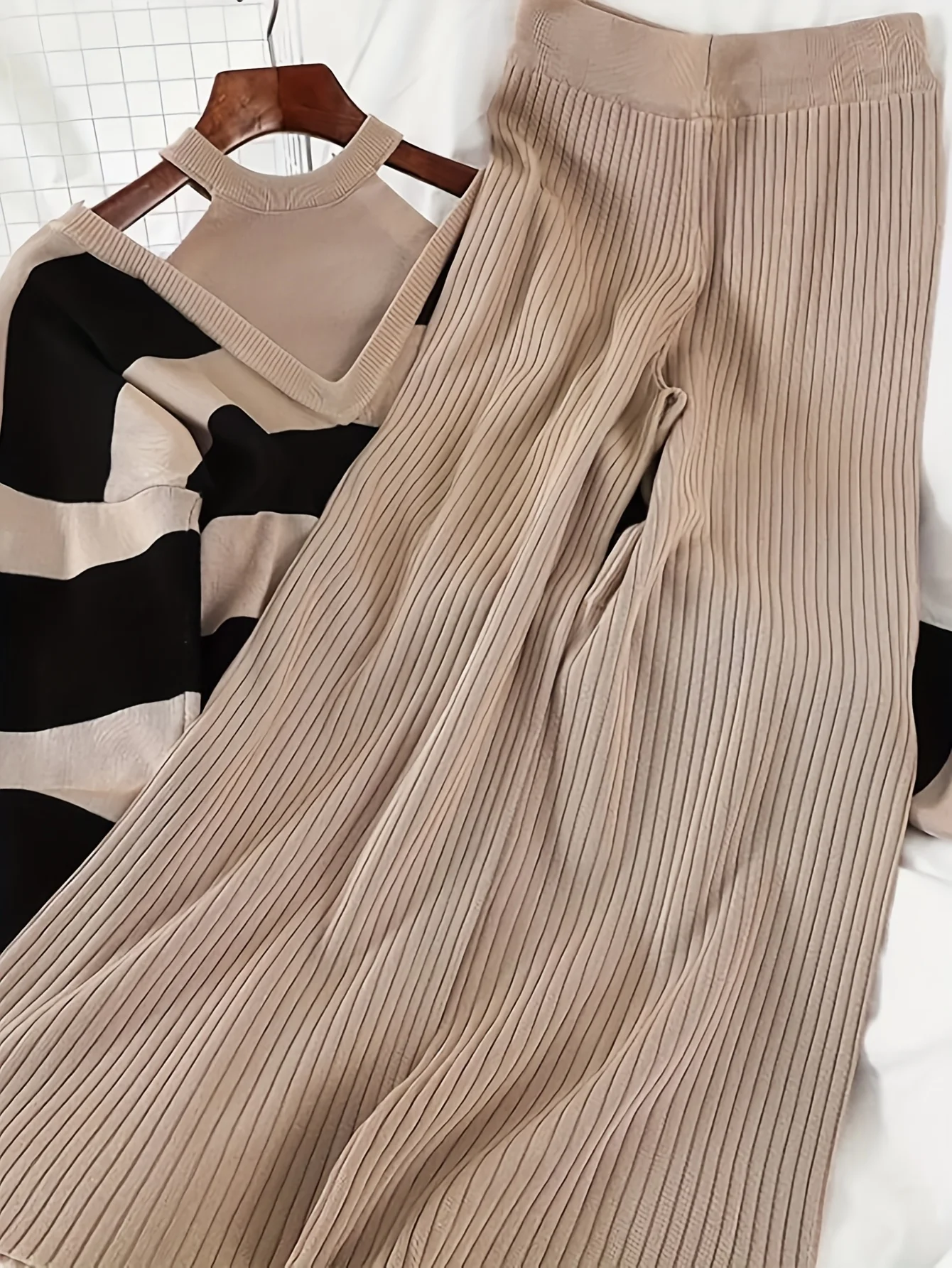 ليو يوي غو، خطوط كتلة الألوان. قميص نسائي محبوك مكون من قطعتين يشبه الصوف مع بنطال مضلع عالي الخصر. أسلوب غير رسمي. #4