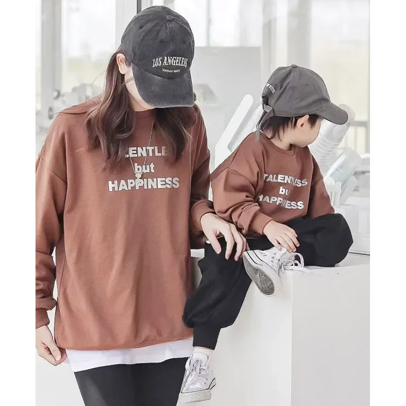 

Свитшоты для равной семьи, модные топы с длинными рукавами для мамы и дочки, осенне-зимние одинаковые комплекты для папы и сына, женские футболки для малышей