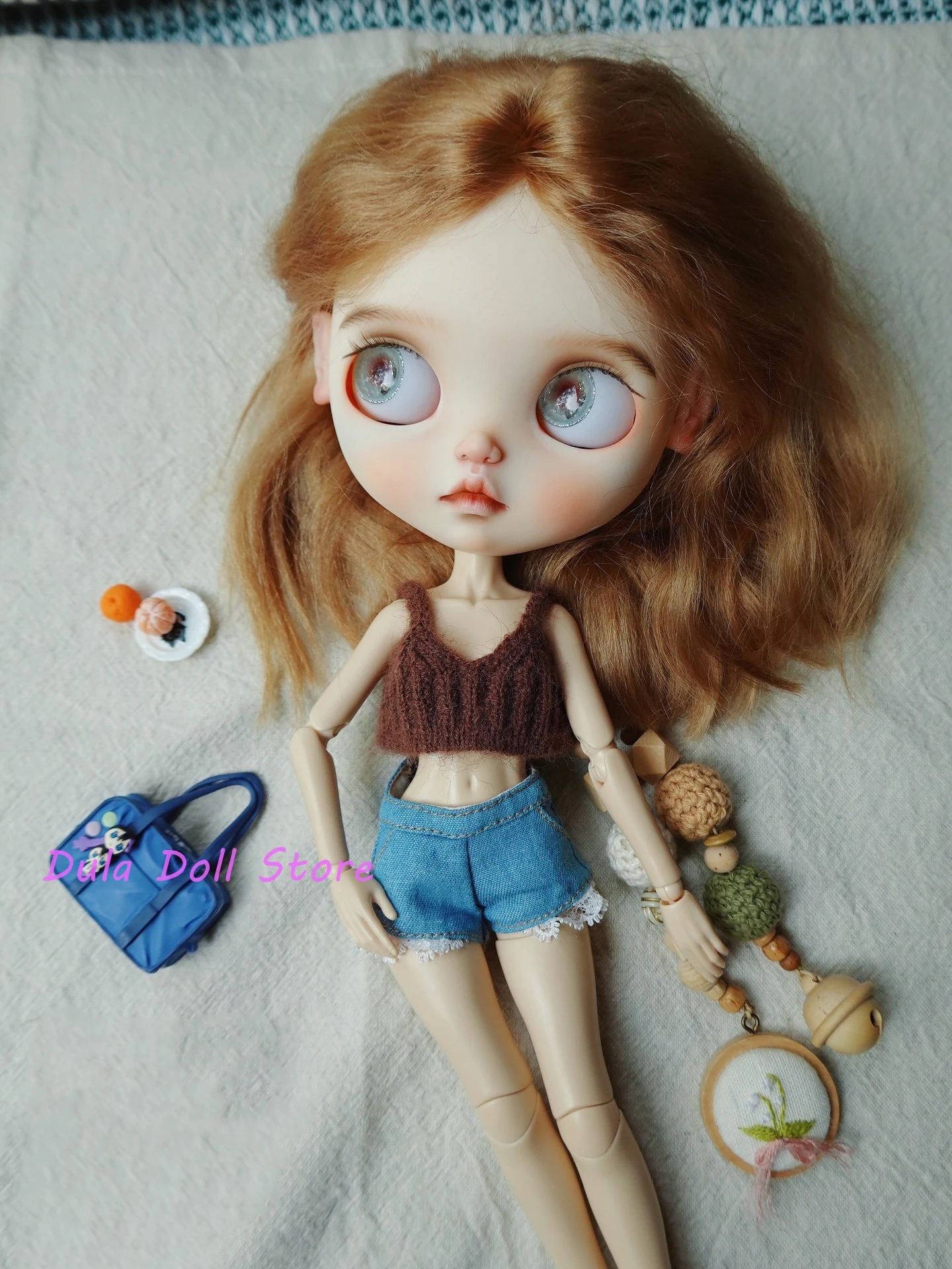 

Dula Doll Clothes Blythe Coffee-colored cashmere handmade vest denim and lace shorts for ob24 ob22 Diandian Azone 1/6 Doll
