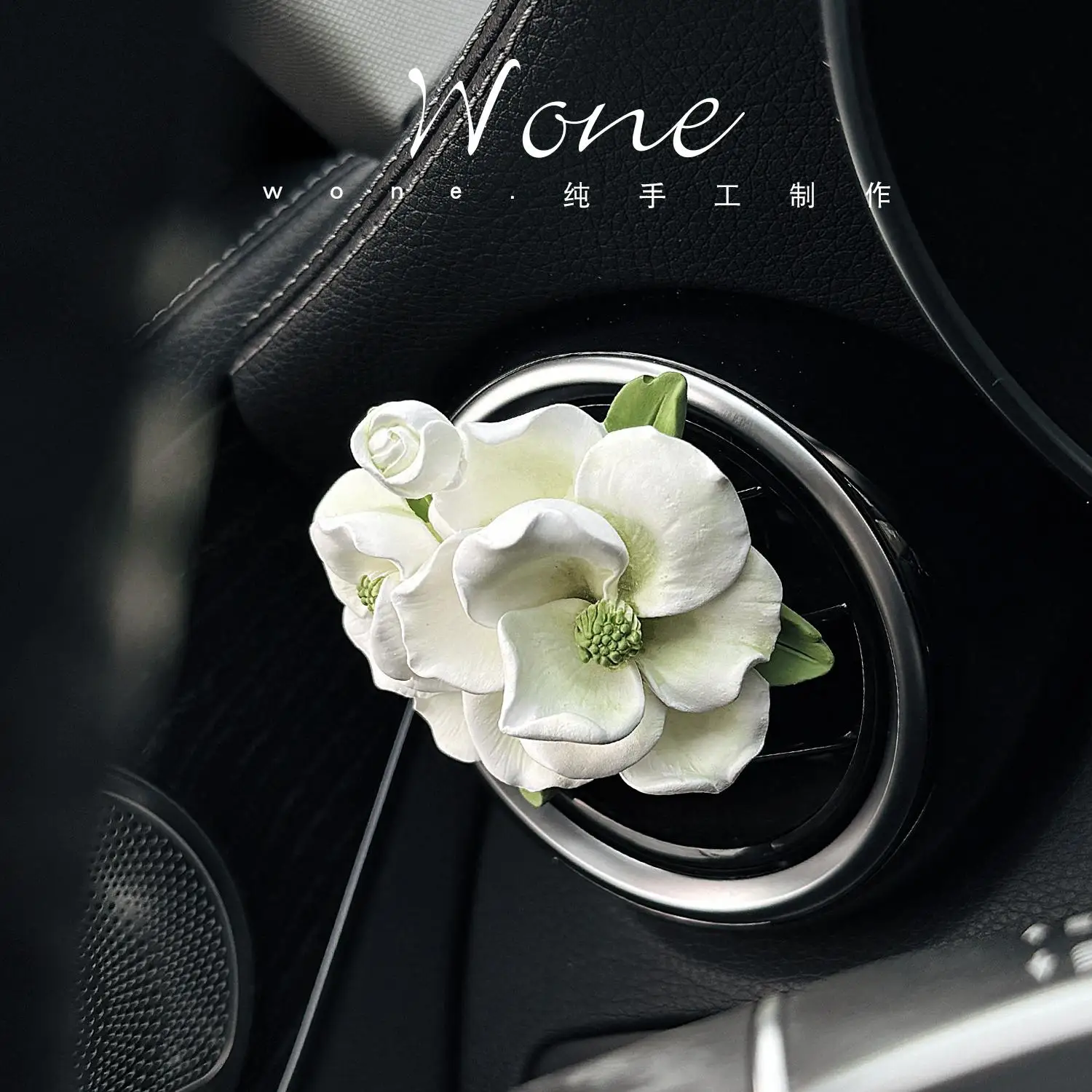 

Аниме Love and Deepspace Zayne Impression Косплей Мультфильм Ветер Зеленый Цветок Камелии Автомобиль Воздуховыпускное Украшение Парфюмерия Рождественский Подарок