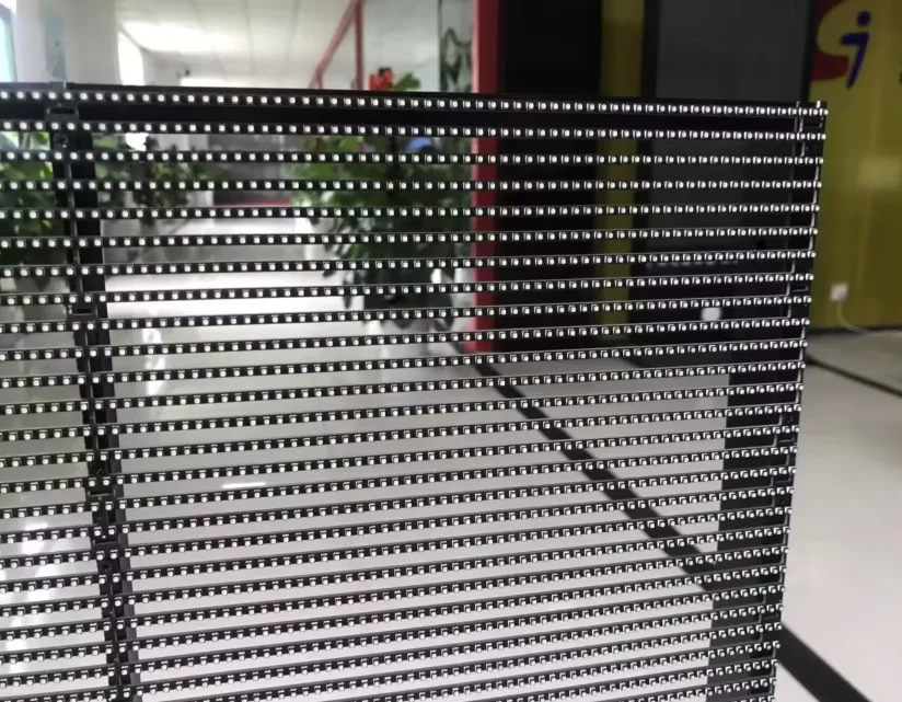 Volledig gekleurd P3.91 transparant scherm met hoge transparantie LED-scherm voor winkelcentra