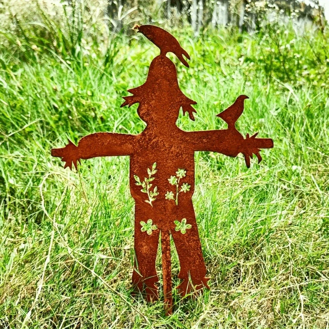 Rustic Scarecrow Garden Statue, Weather-Resistant Outdoor Halloween Decor