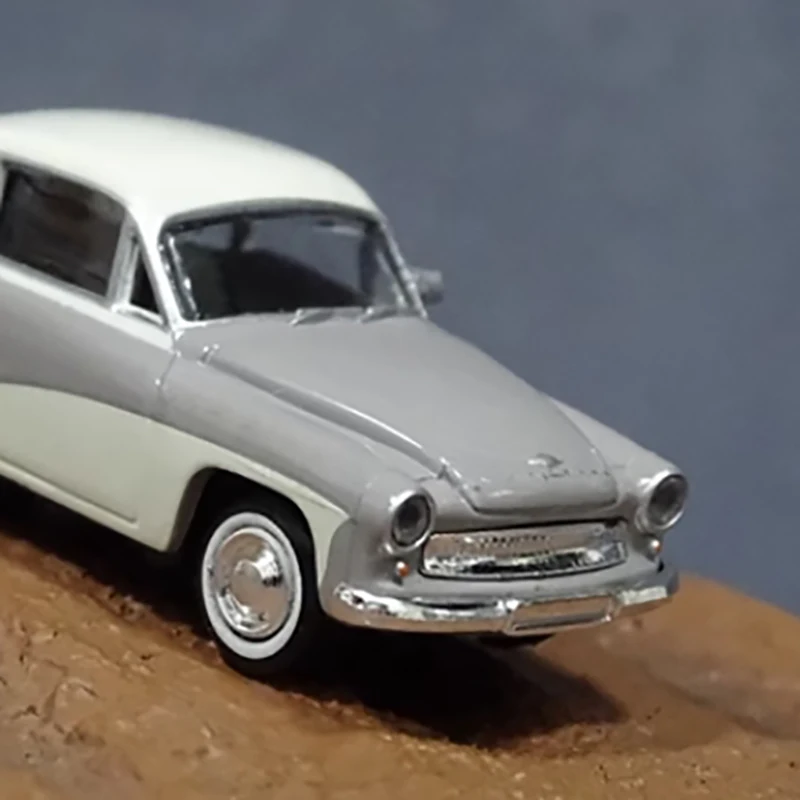 1:87 Scale Wartbur 311 COUPE Plastic Car Model Finished Product Simulation Toy Static Model Collection Gift Souvenir