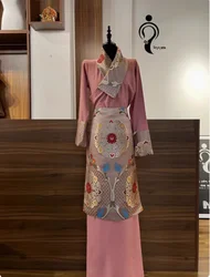 Chinese Women's Long Sleeved Lapel Jacquard Bora Skirt Bangdian Set Tibetan Clothing