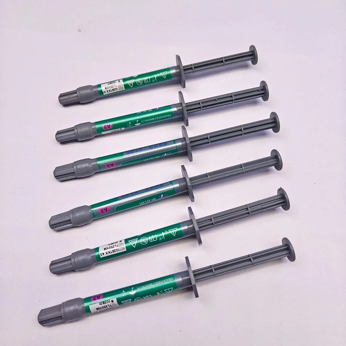 

Материал стоматологической смолы Проточная смола для ремонта передних и задних зубов Нано-жидкая смола A1 A2 A3 Стоматологический наполнитель Инструмент для ремонта зубов