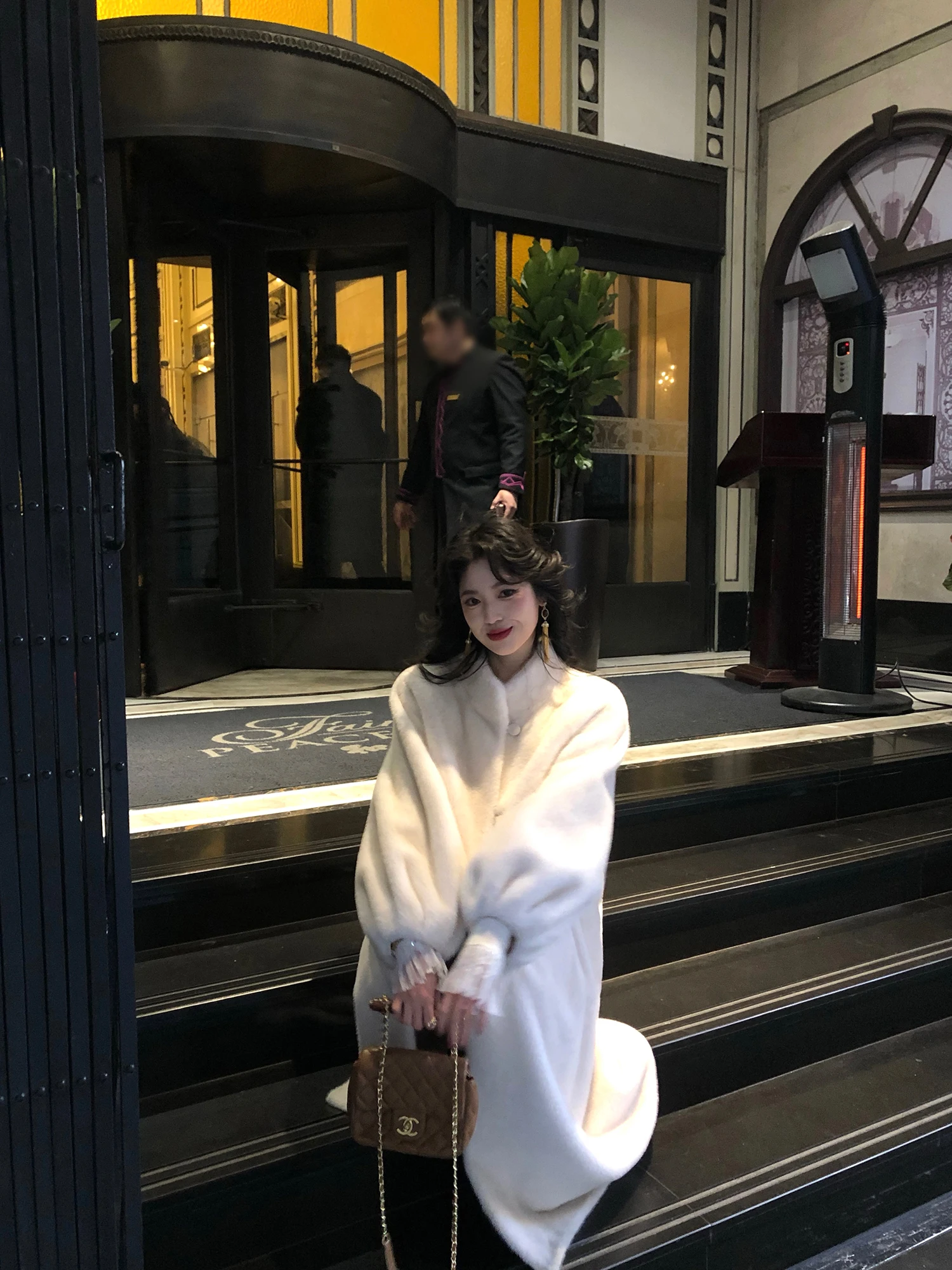 

Белое длинное пальто Eees White Lover из экологичного искусственного меха норки, зимняя верхняя одежда для молодых женщин, свободный крой