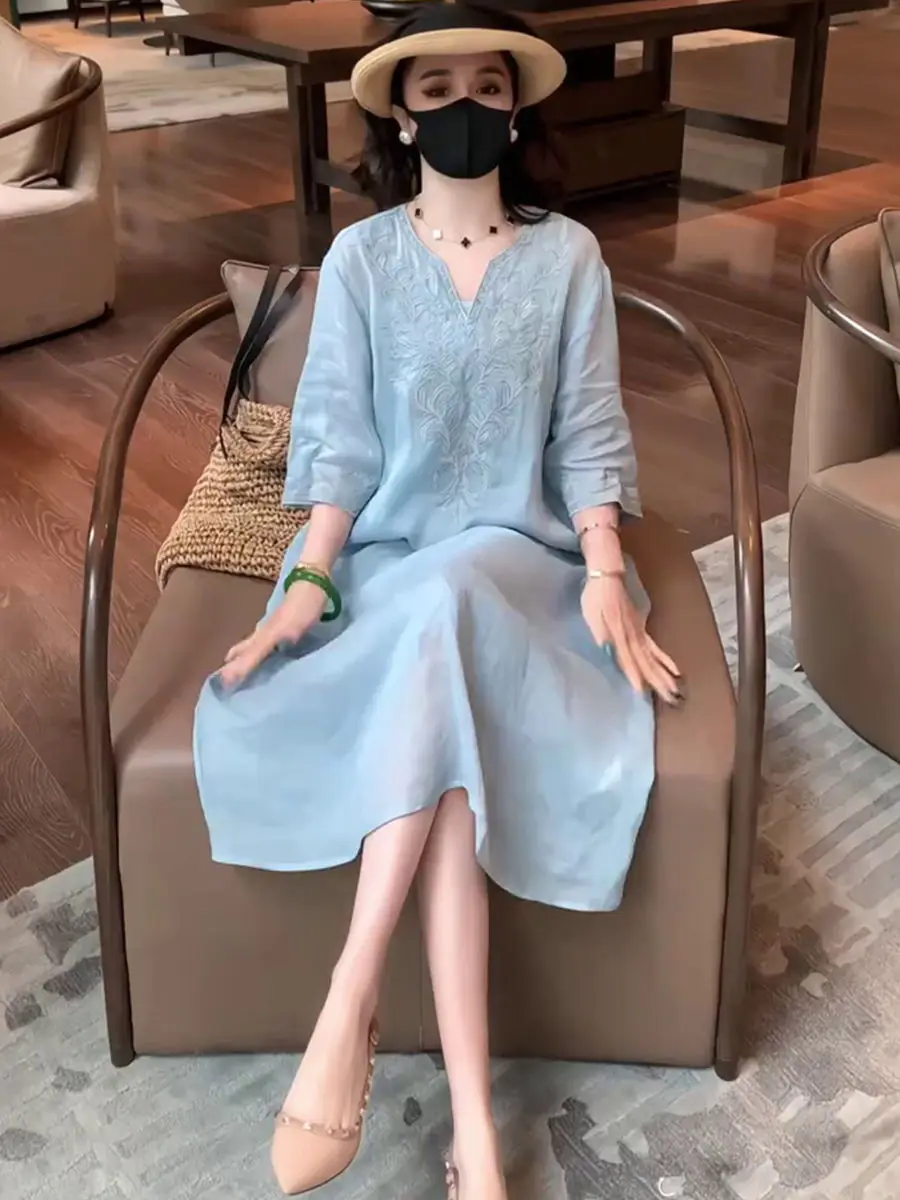 فستان كتان صيني فاخر، فستان صيفي مطرز فني ثقيل لعام 2025، فستان طويل أنيق فضفاض