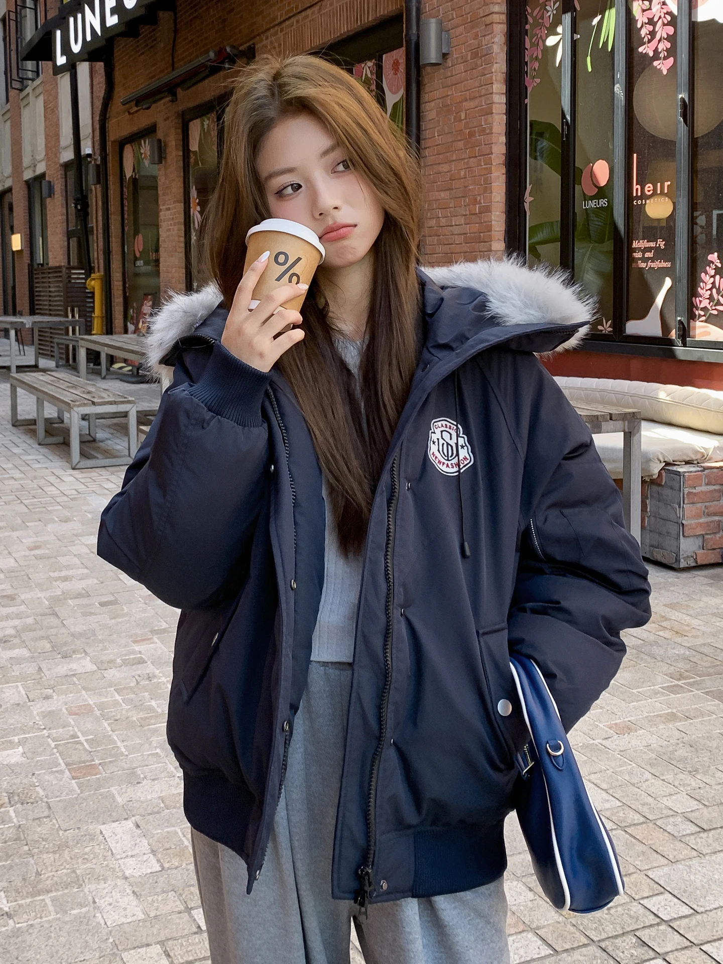 여성용 화이트 테니드 루즈 다운 재킷 2025 신상 슬레 출퇴근 스타일 한국 버전 스트레이트 튜브 롱 코트