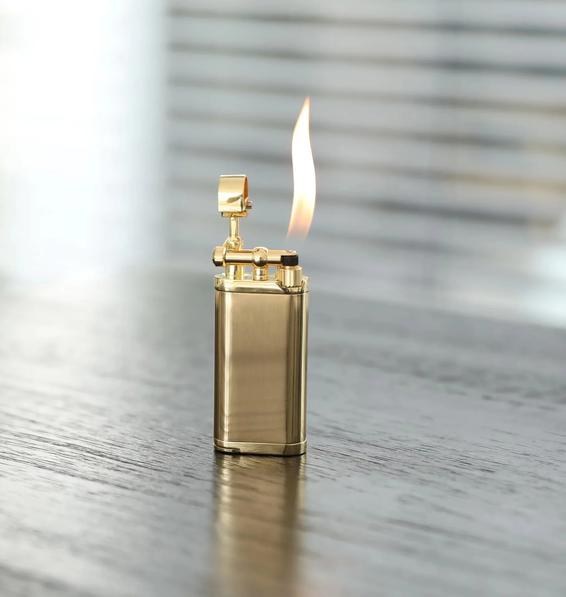 SPUNK Retro Metal Outdoor Windproof Butane Gas Lighter Rocker Arm Grinding Wheel Oblique Flame Pipe Cycle Use Lighter Cigar Tool image 3