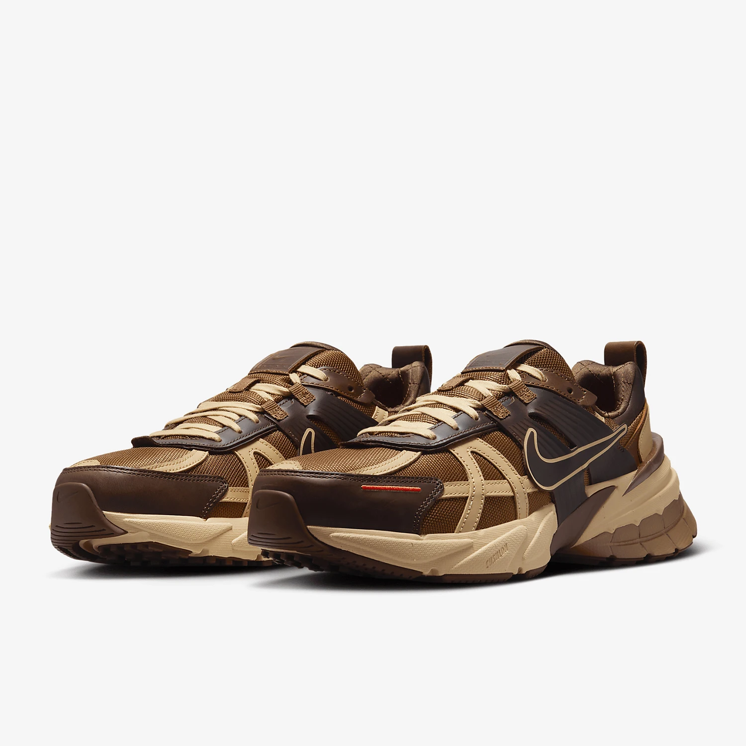 حذاء Nike Official V2K Run للرجال ريترو متين وجيد التهوية للأب HQ3445-222