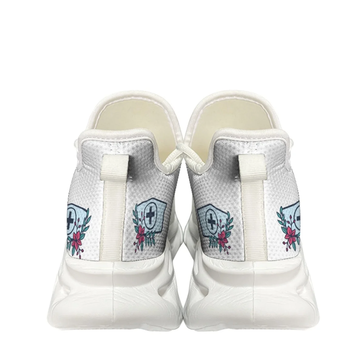 Cartoon Nurse Breathable Sneakers, Sapatos casuais de impressão médica, Absorvente de choque, Antiderrapante, Sapatos de corrida confortáveis para jovens, Estudante