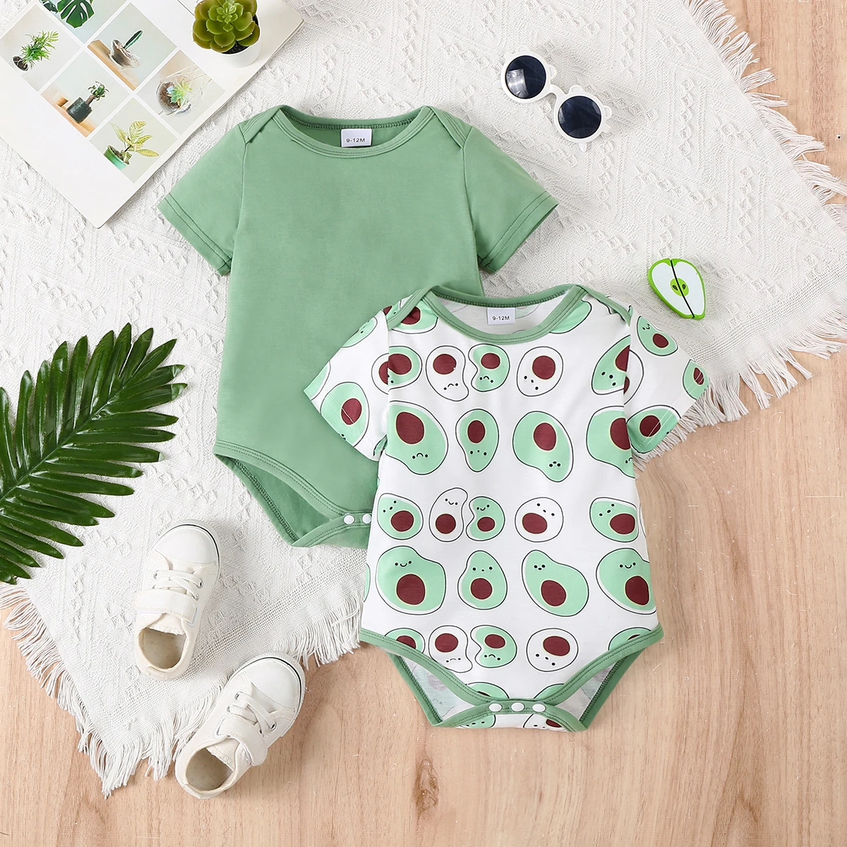

Two piece cute cartoon avocado print and solid color knitted short sleeved triangle jumpsuit for baby boys